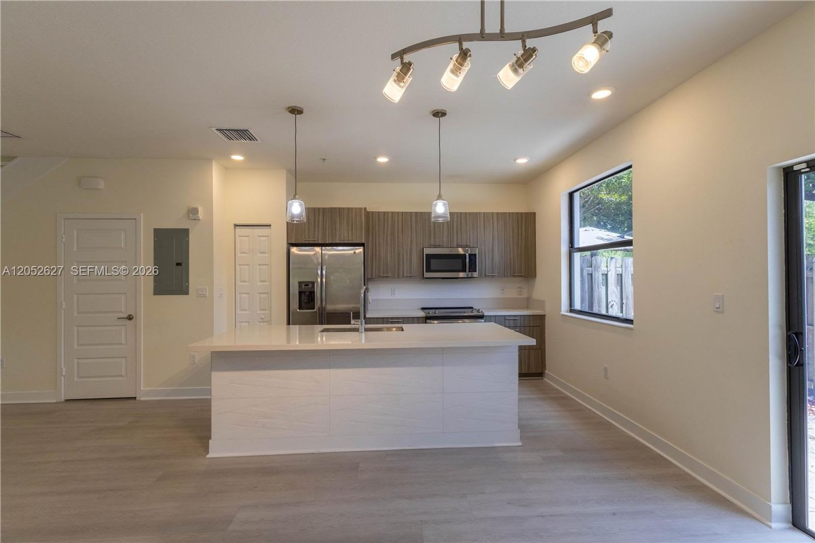 10407 Nw 82Nd Street 12 Doral Fl 33178 4087 – photo 2