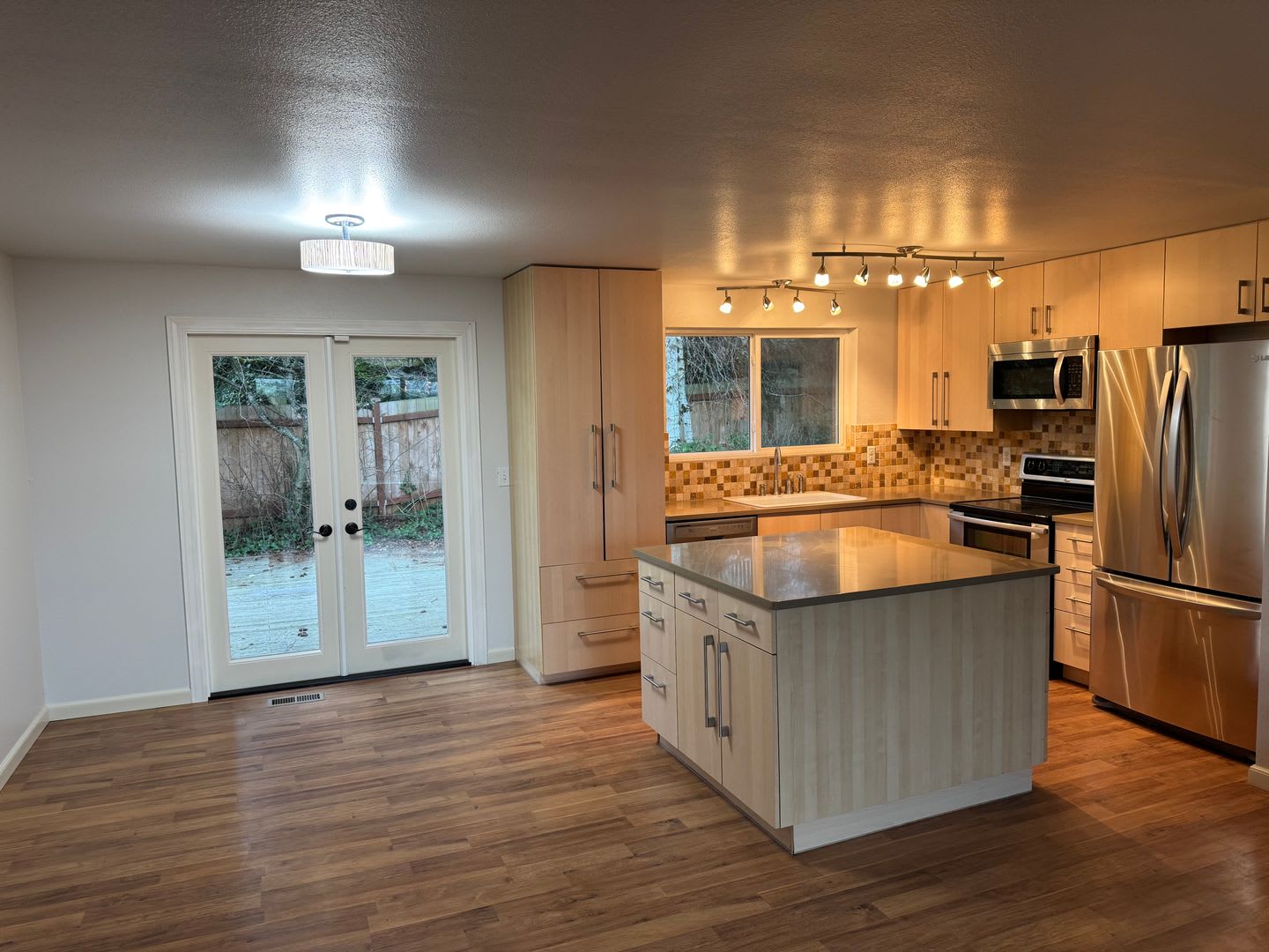 Large 4 bedroom home near Boeing – photo 2