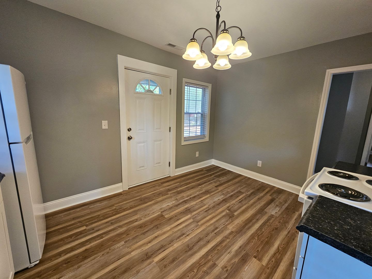 NEW LISTING!!!!! – photo 4