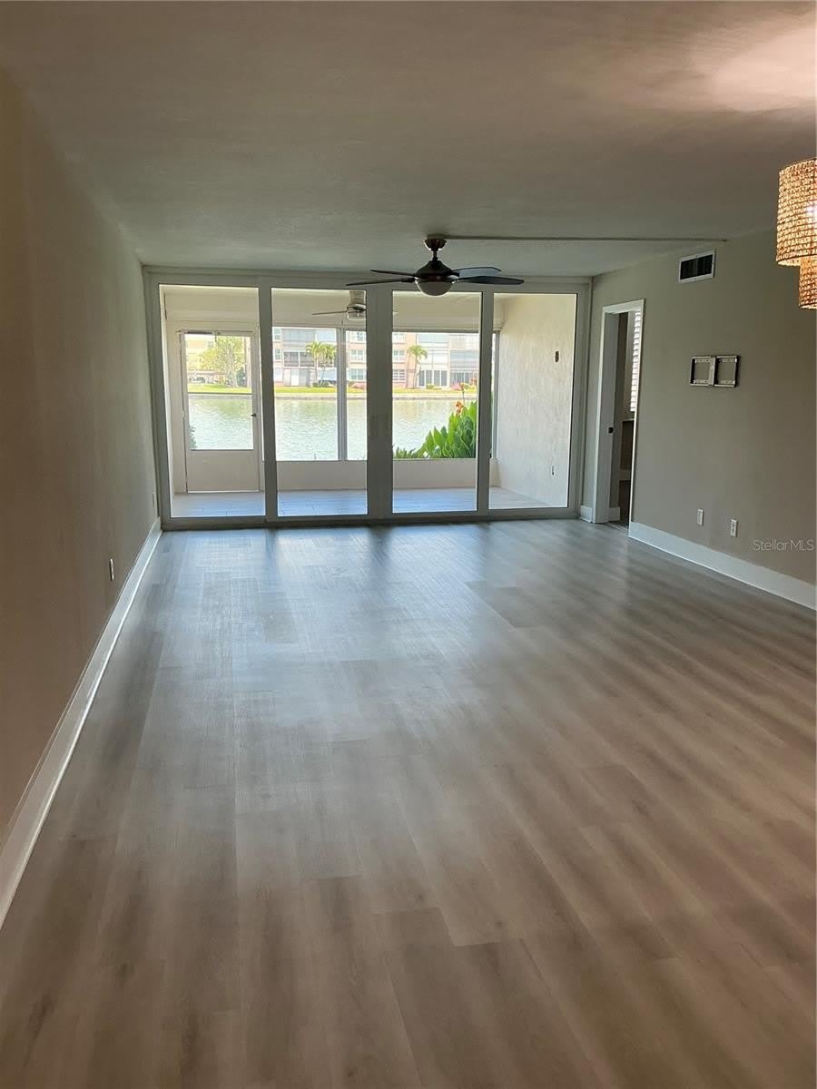 7645 Sun Island Drive S – photo 5