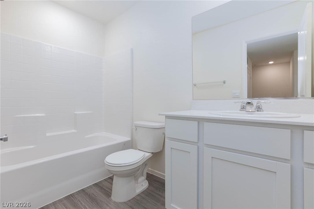 6061 Amaryllis Falls Street – photo 4