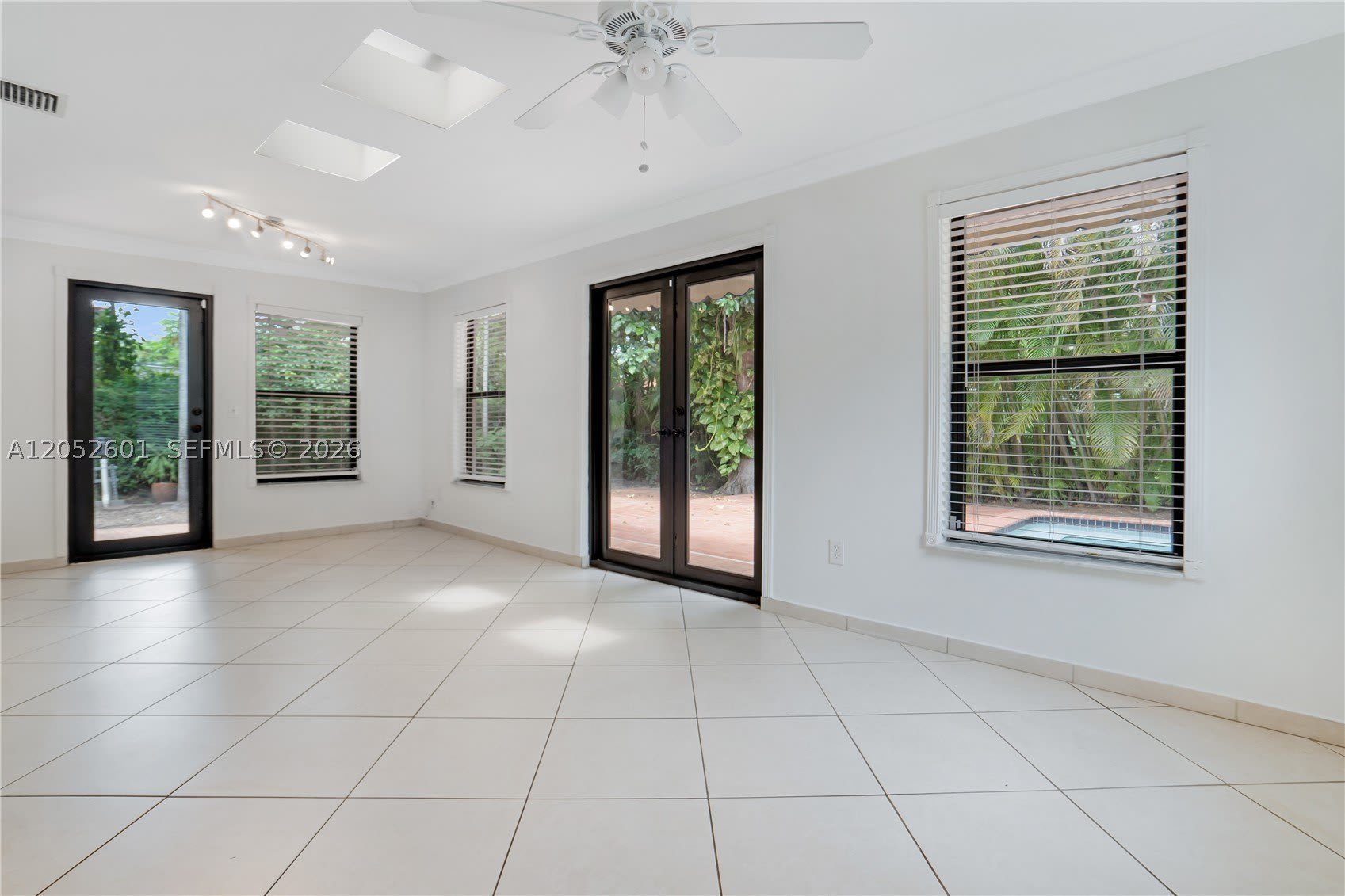 8045 SW 62nd Ct – photo 3