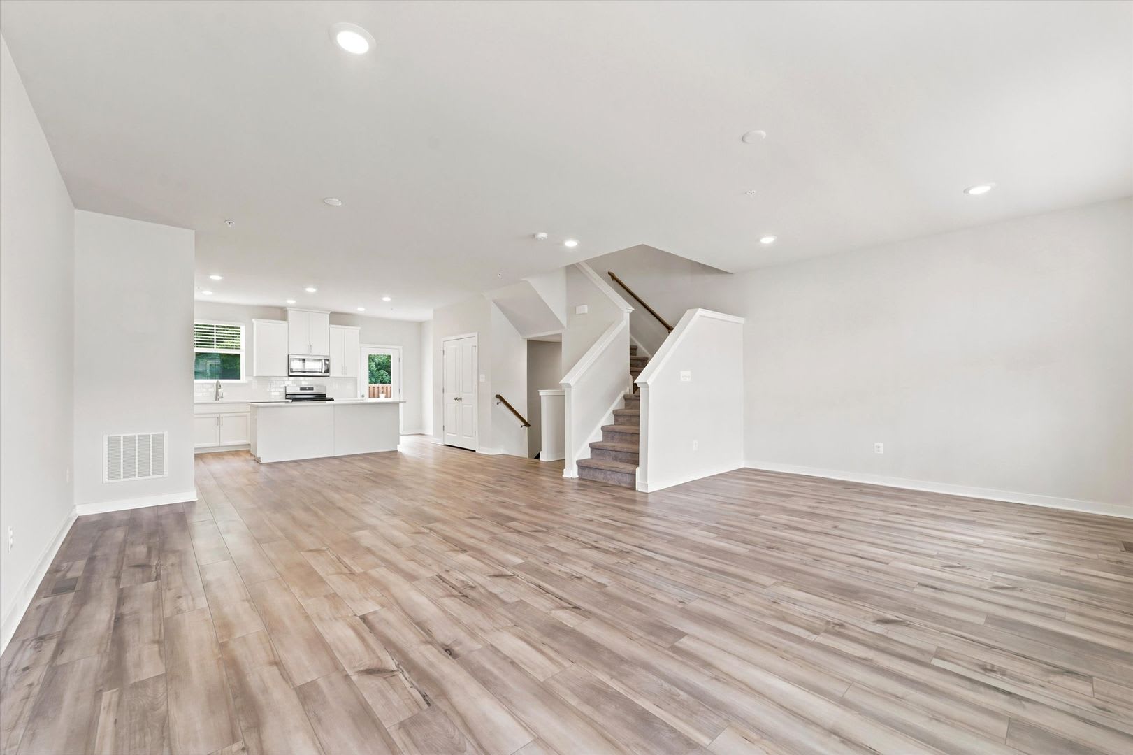 3 B/2.5B Townhome in Downingtown School District – photo 3