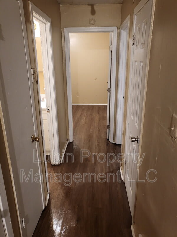 1219 Capital Ave – photo 4