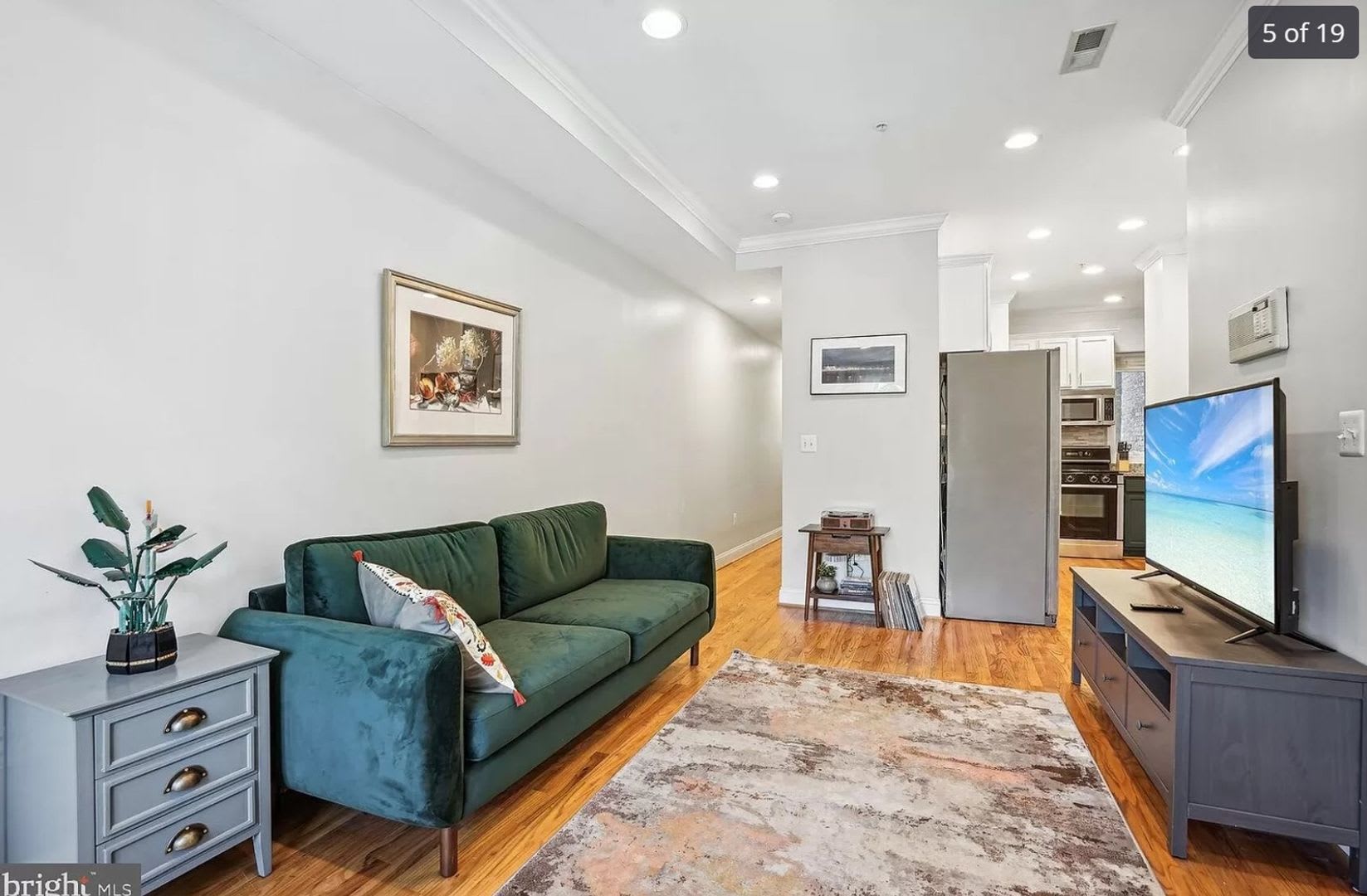 Charming 2BR Condo in Bloomingdale – photo 3