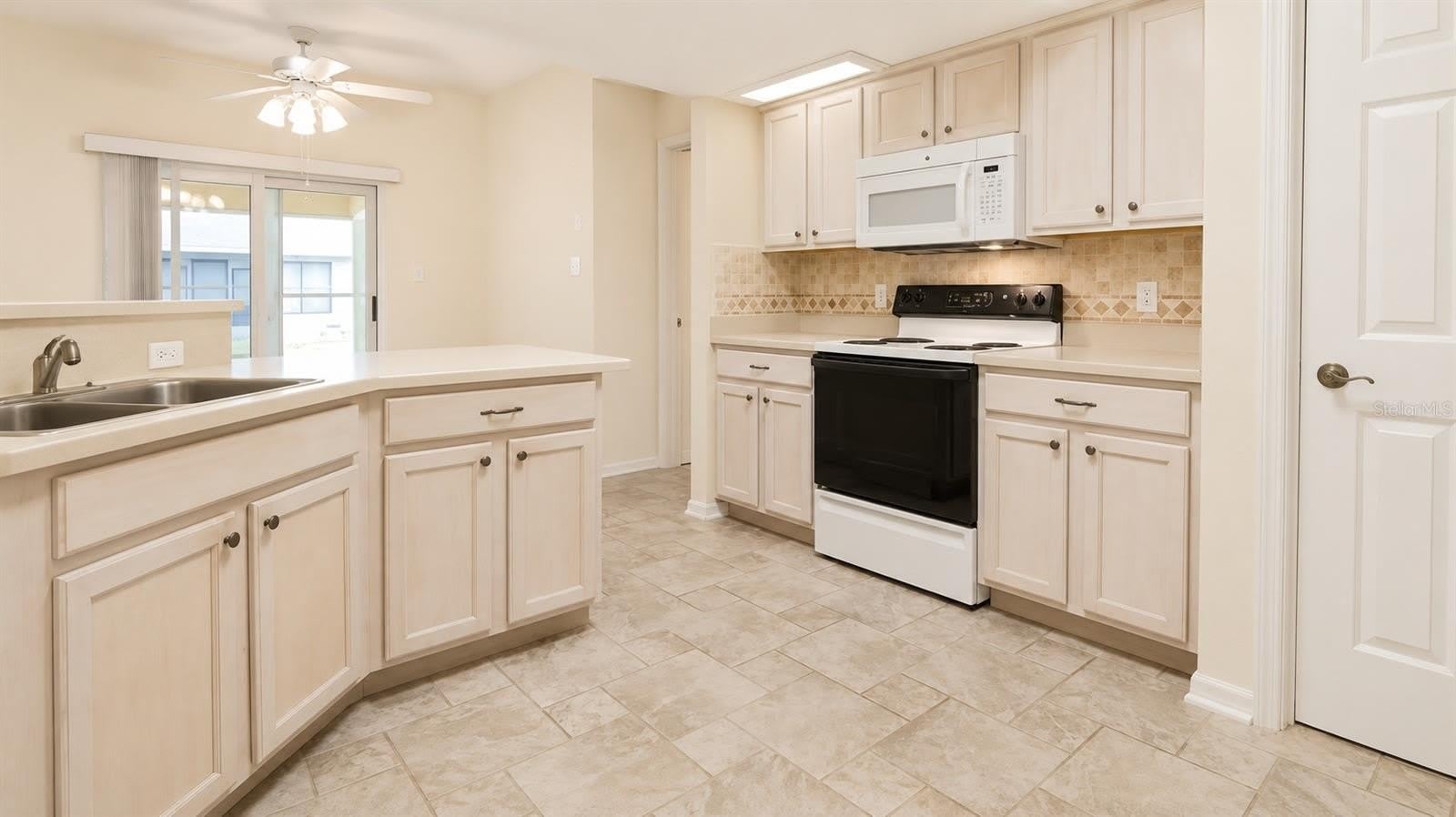 6032 MAGPIE Drive – photo 4