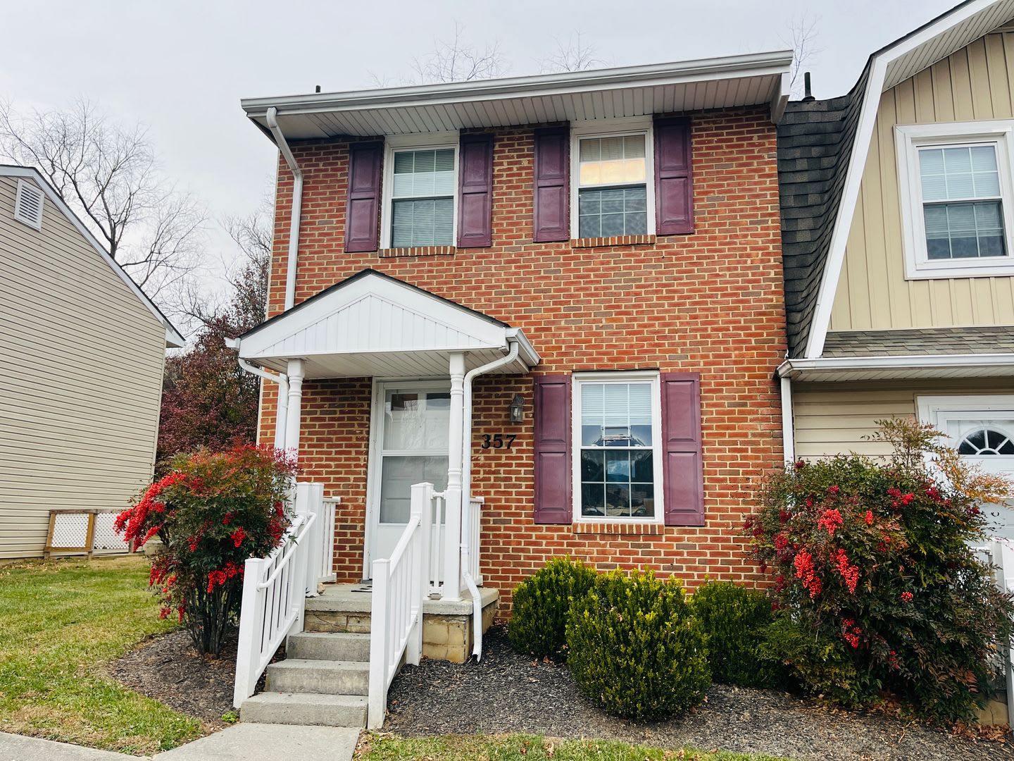 2 Bedroom 1 5 Bath Townhouse – photo 1