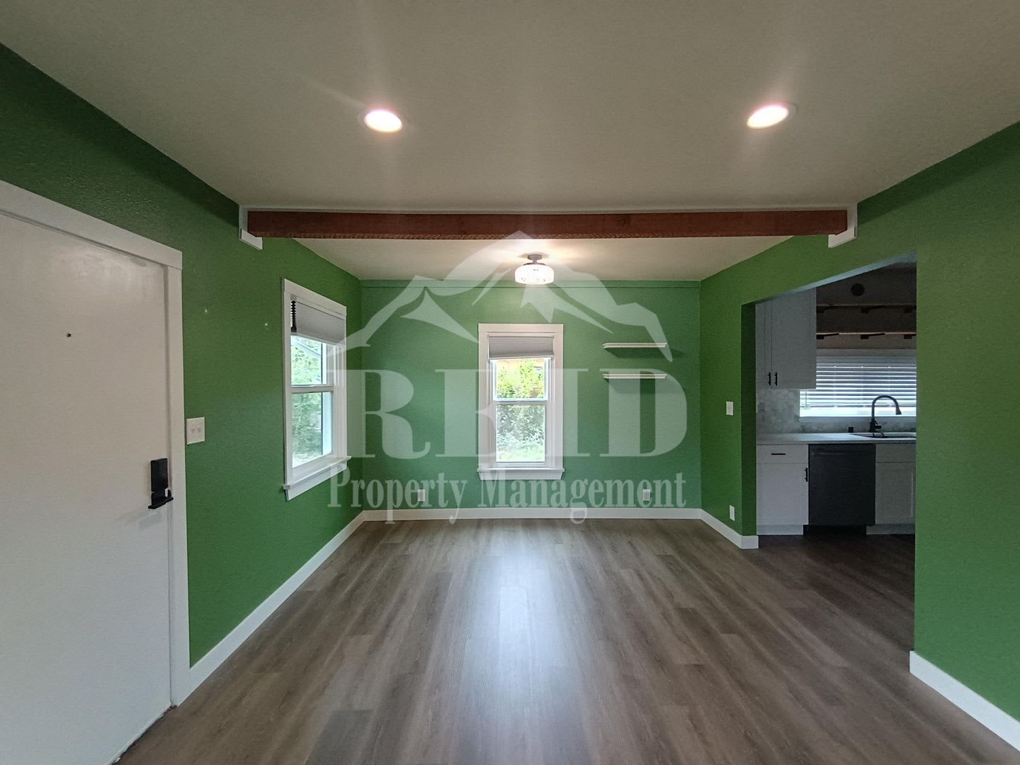 Updated 3-Bedroom Home with Butler's Pantry, Large Fenced Yard & Garage in Bremerton – photo 5