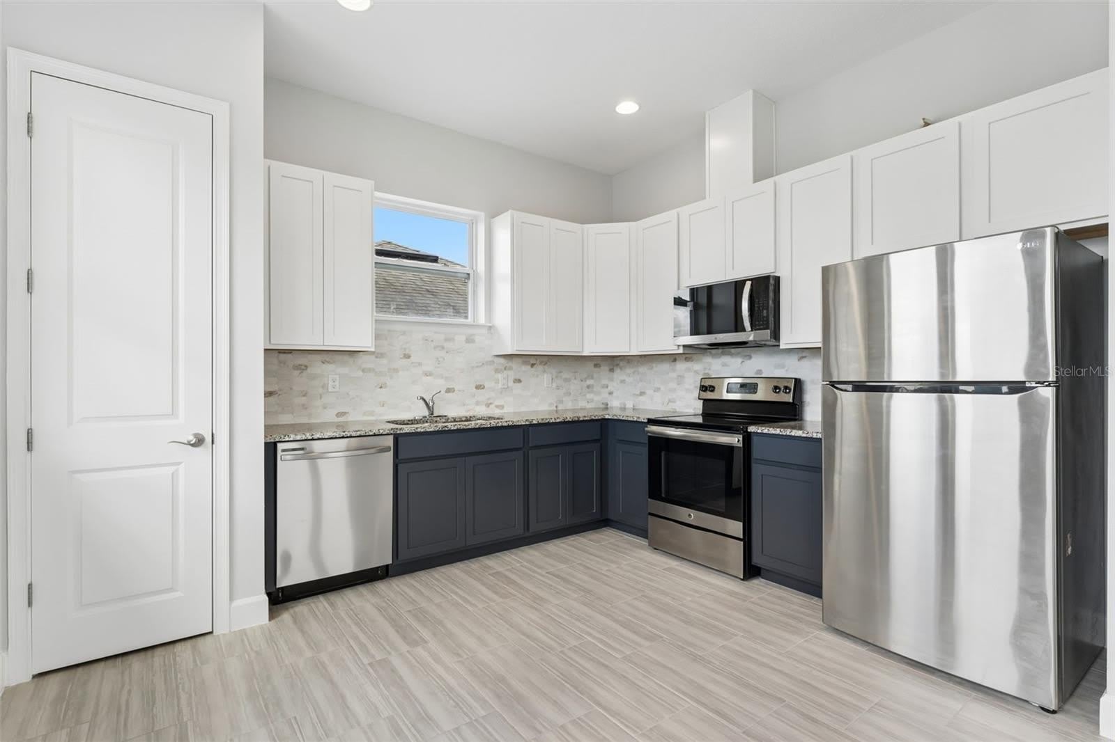 8033 NEMOURS Parkway – photo 4
