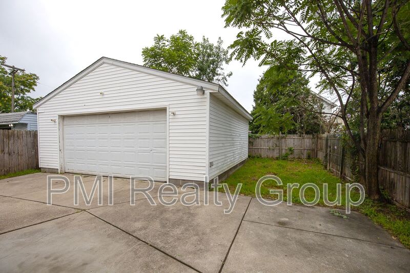 3422 W 52 St – photo 4