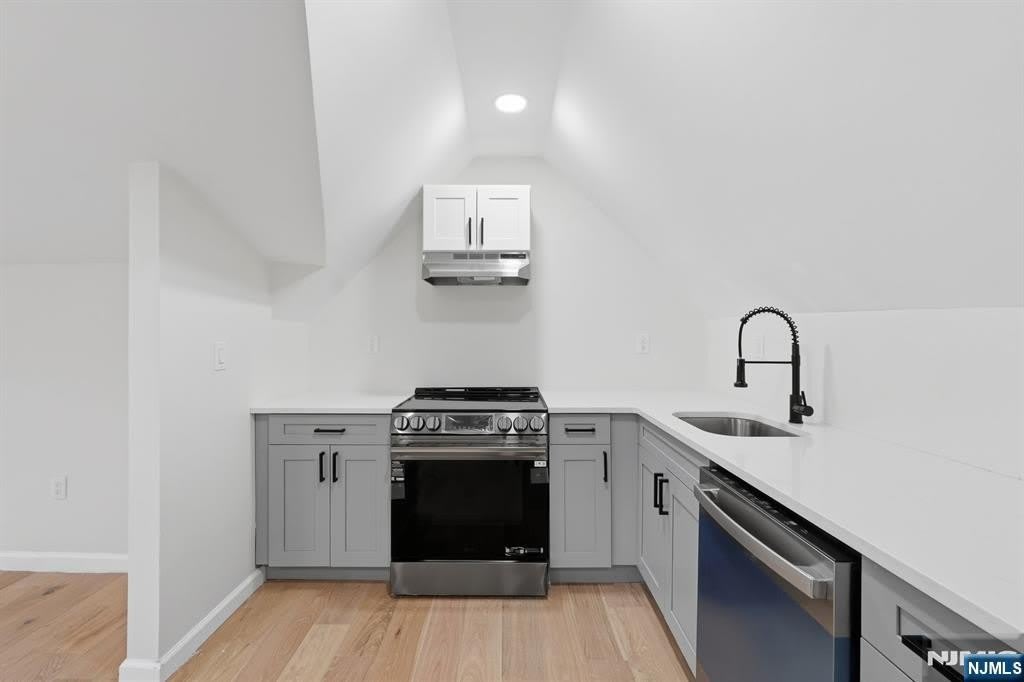82 Grove Street – photo 5