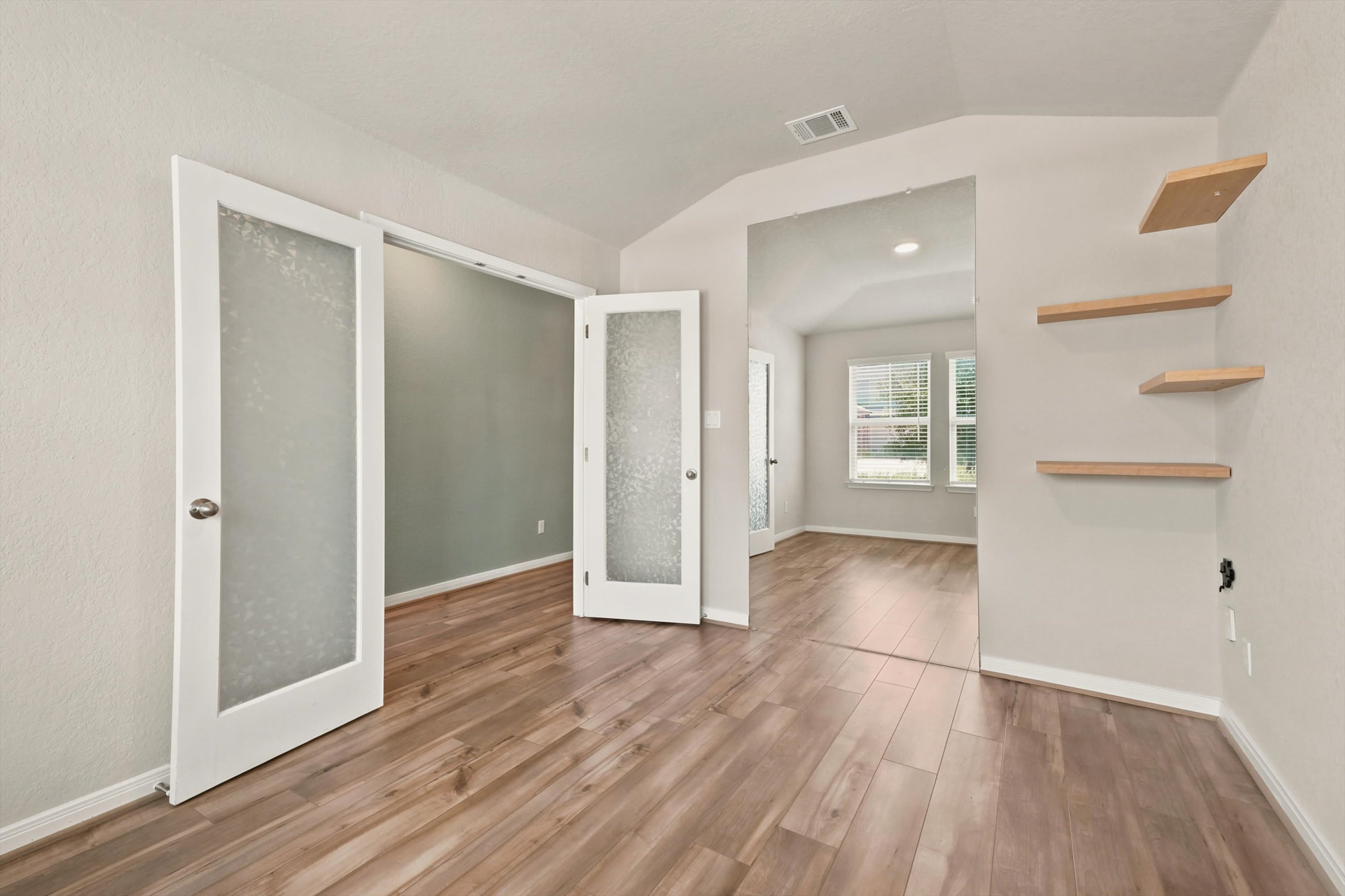 307 Goodfella Avenue – photo 4