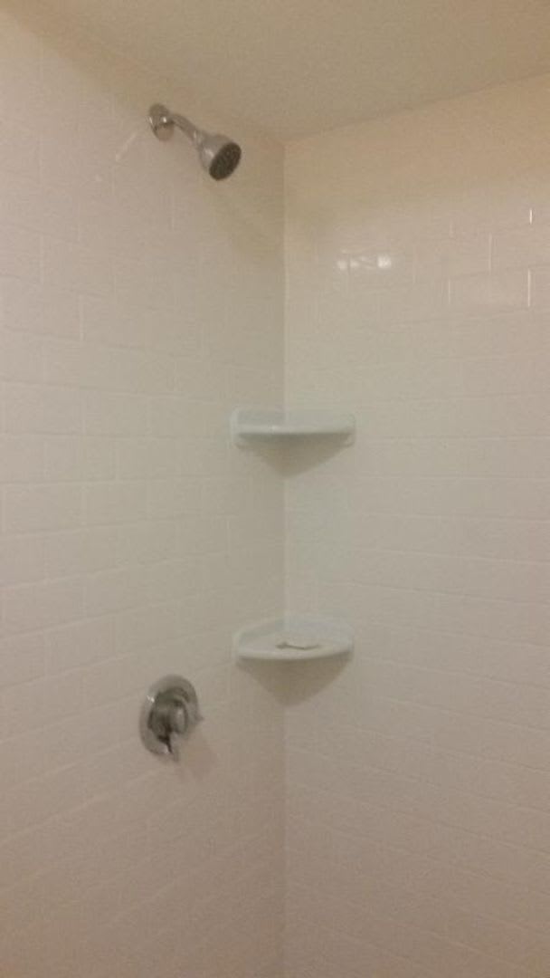 Nicely updated ground level 1 bed with in-unit laundry near the Green Line. – photo 5