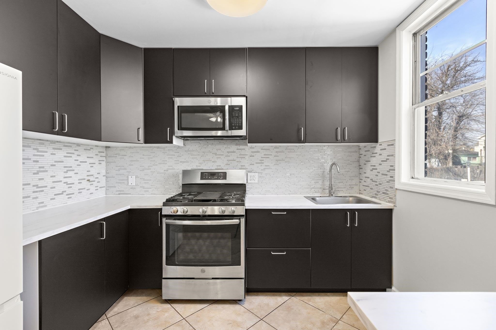 320 67TH ST – photo 5