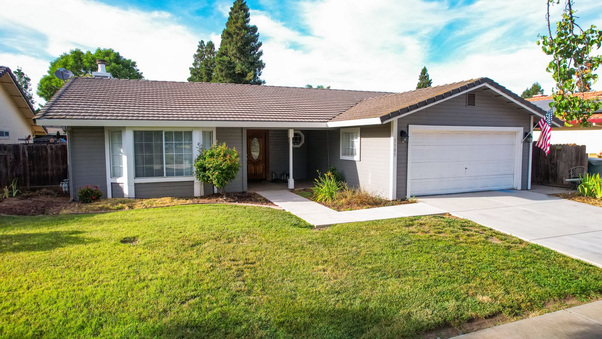 Move In Special 1950 Month Take Advantage Of This Limited Time Move In Special Enjoy 1950 Month For Your First Three Months After The Initial 3 Month Special Period The Monthly Rent Will Return To The Regular Market Rate Of 2150 Month – photo 1