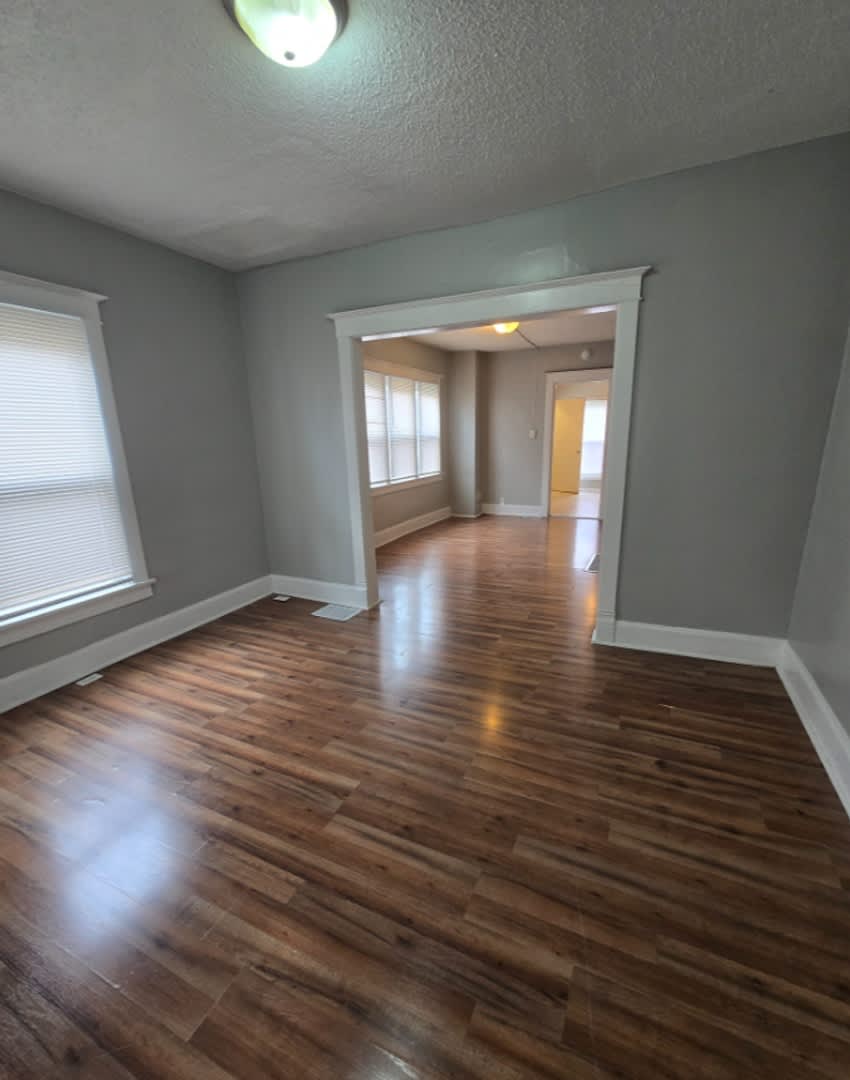 Newly Updated Two Bedroom Near 10Th Sherman – photo 4