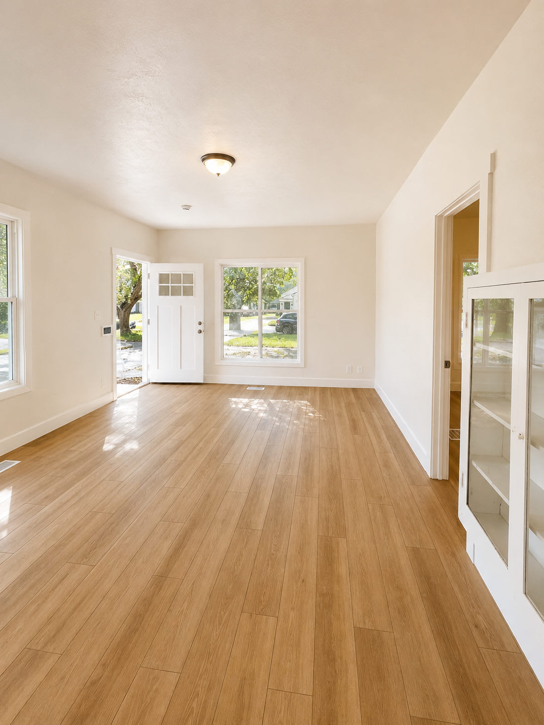 2230 Jackson Ave – photo 4