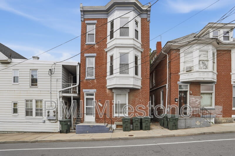 207 N Mulberry St – photo 1