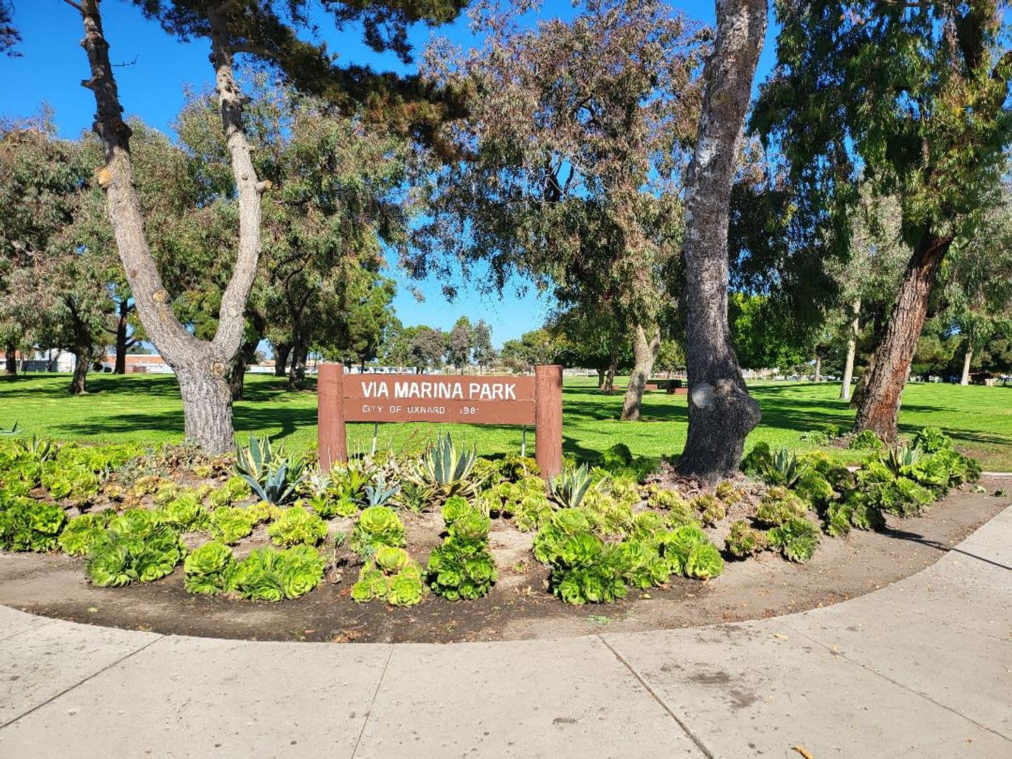 Marina Victoria Townhouse, garage & pool – photo 5