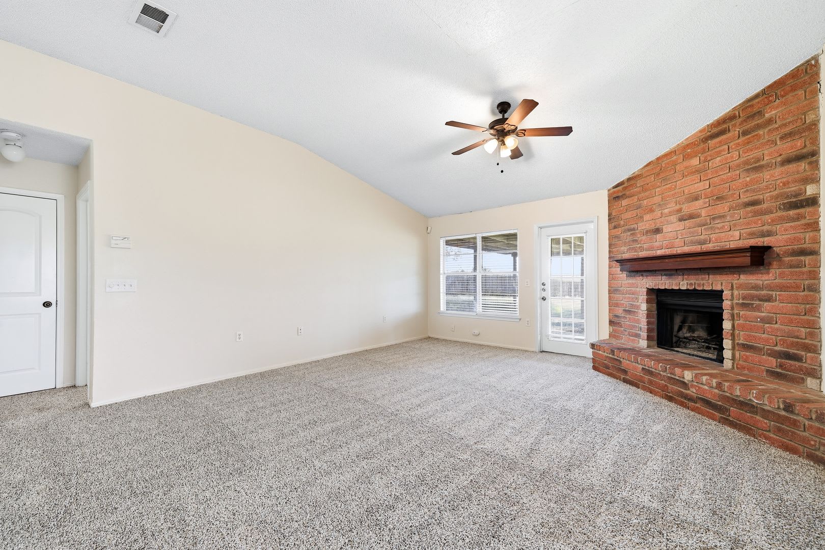 Beautiful Brick Front Home With Spacious Living Areas Private Backyard – photo 2