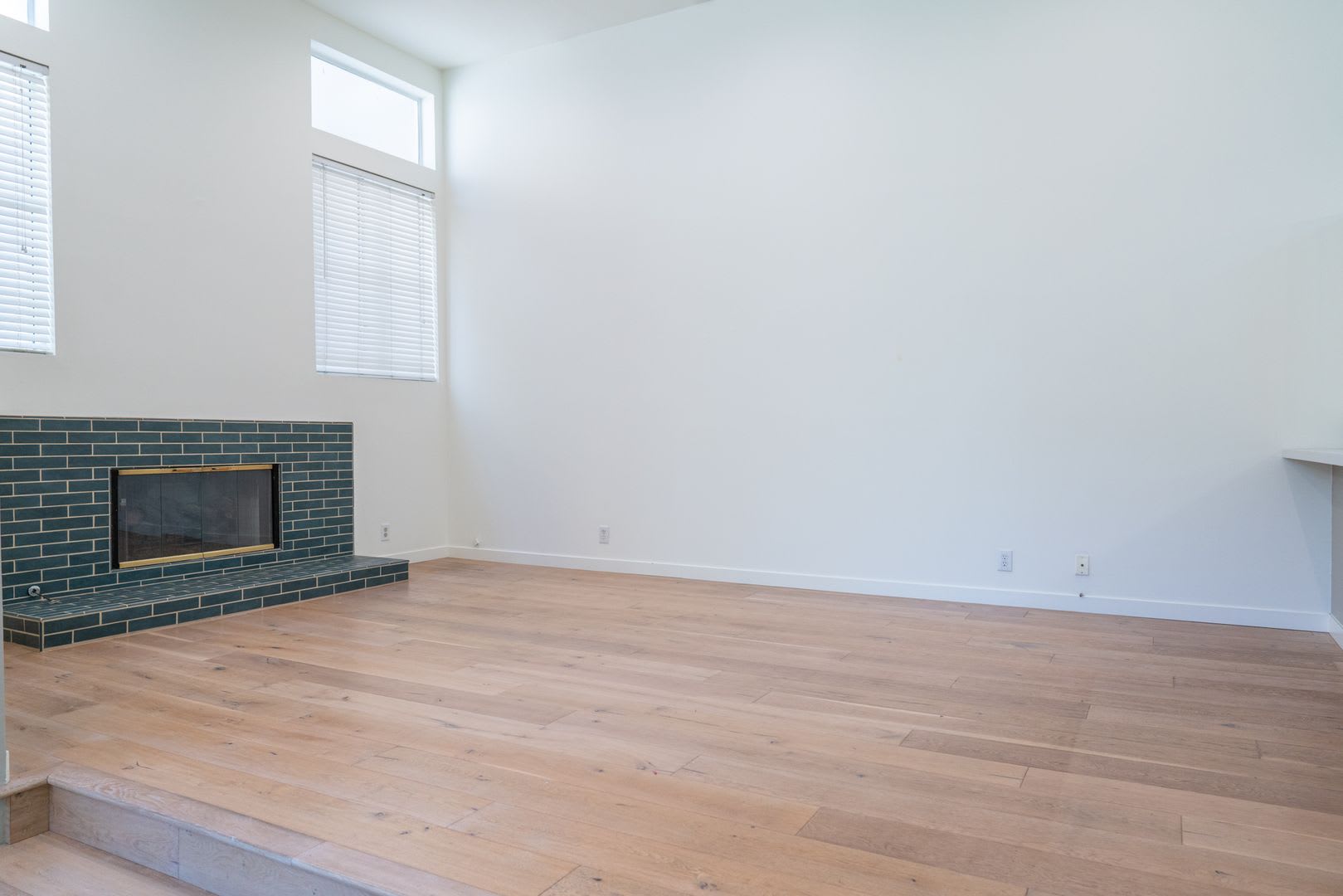 Contemporary Architectural 3bed 3bath + Office + Studio – photo 3