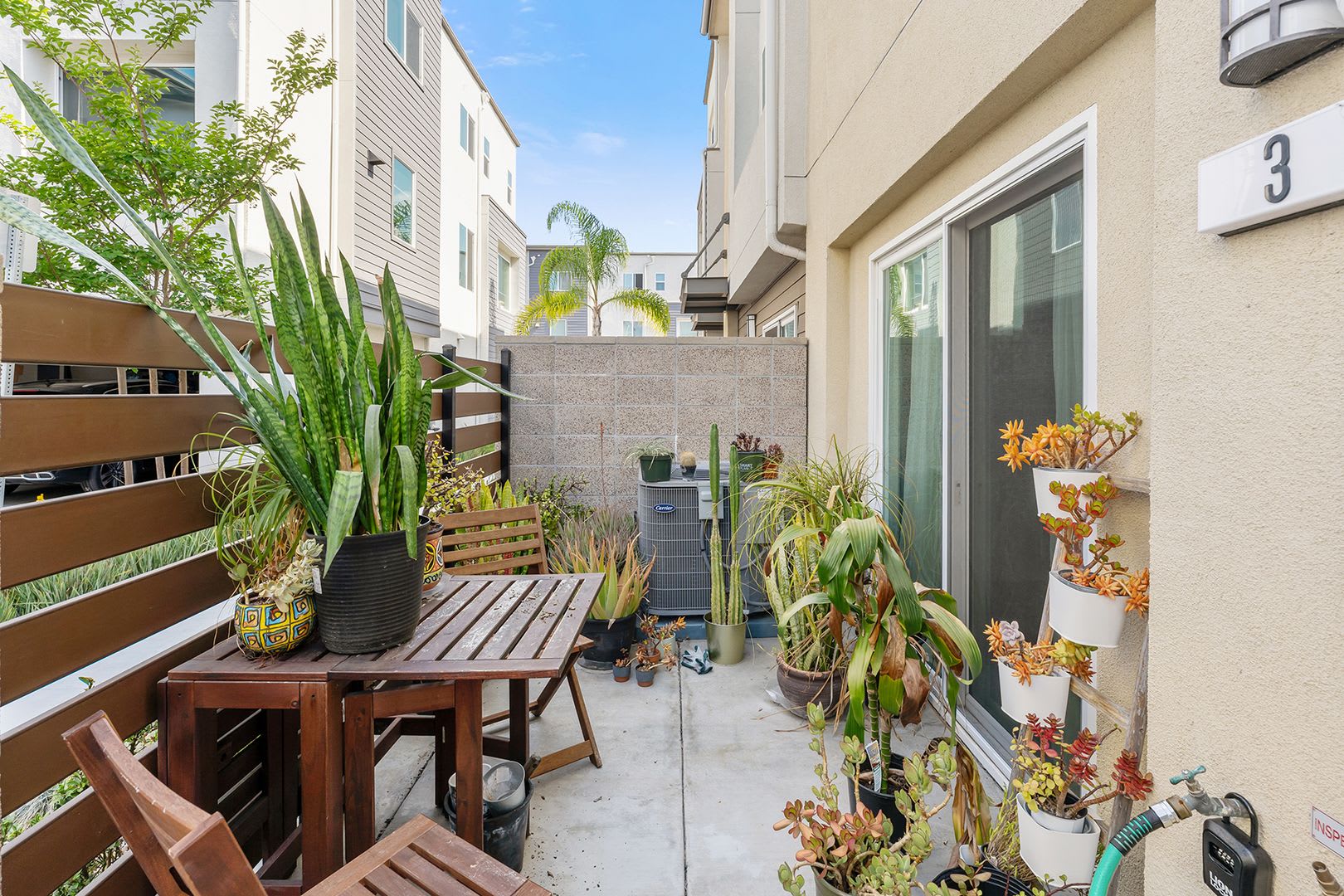 Modern Tri Level Townhome In Gated Gardena Community With 2 Car Garag – photo 2