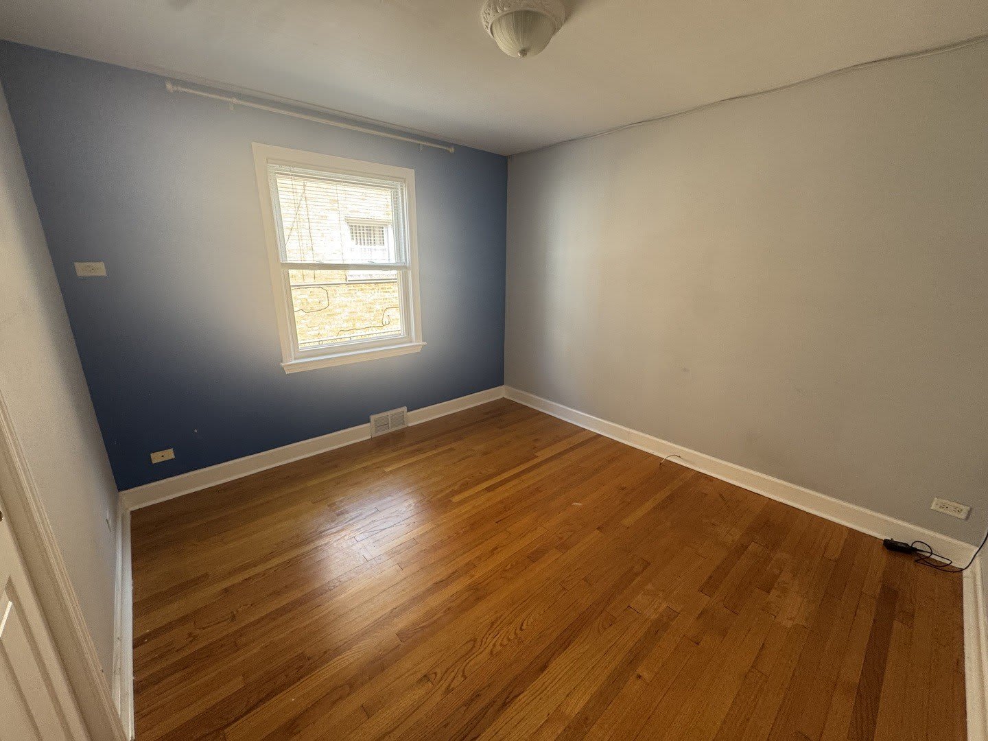 9034 La Crosse Avenue – photo 5