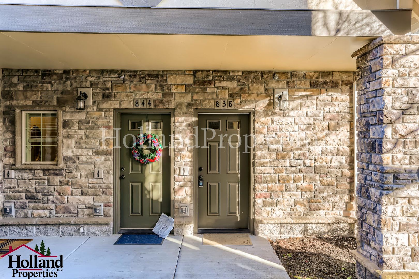 Spacious 2 Bed, 2.5 Bath Condo with Brand New Carpet – Prime Hillsboro Location – photo 4