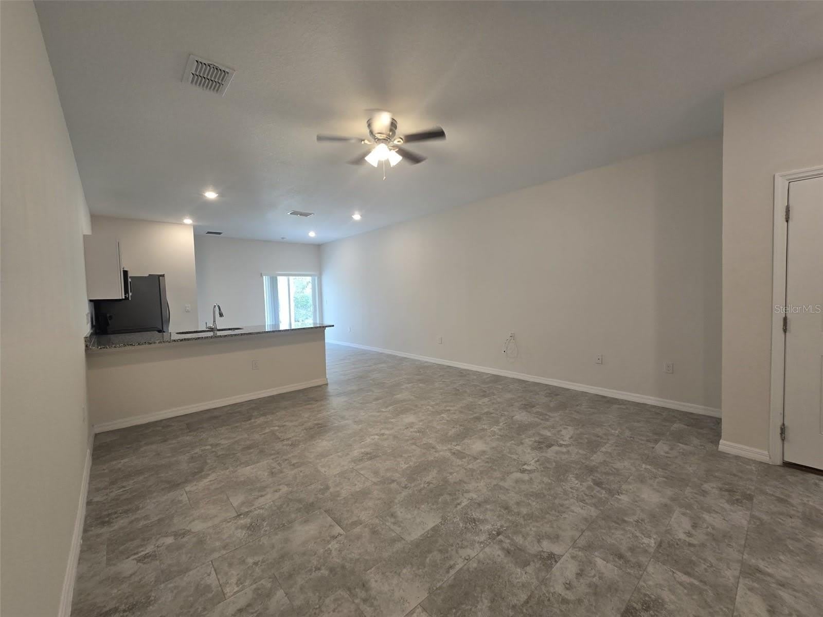 546 IMPERIAL PL – photo 3