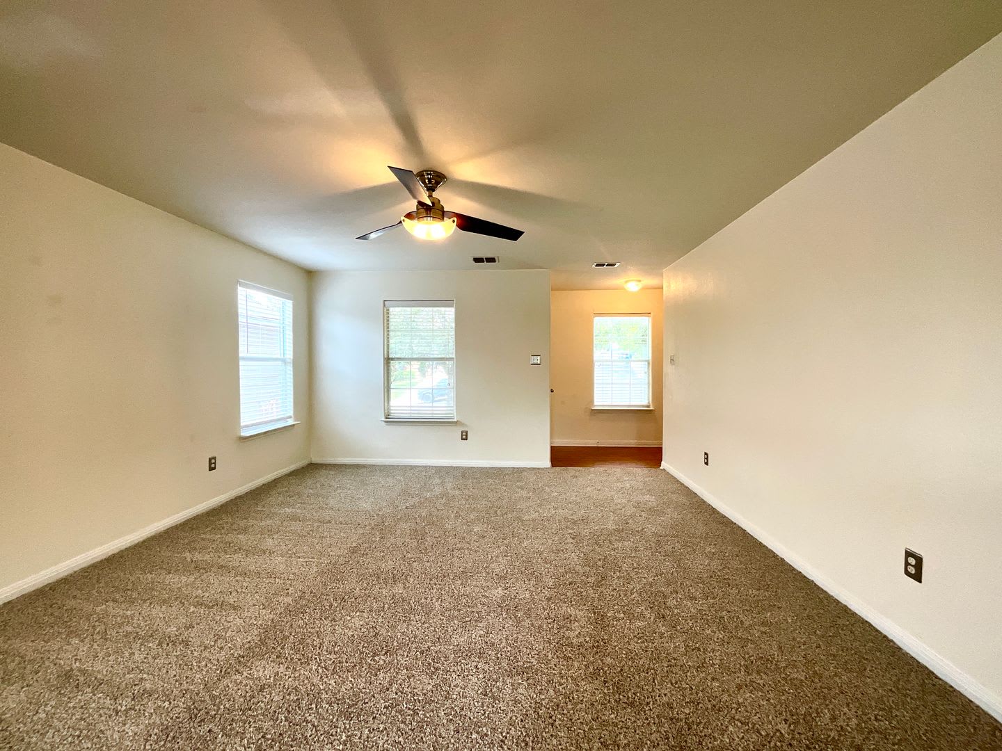 *MOVE IN SPECIAL* Bright & Beautiful Two-Story Home With NEW CARPET and Fenced Backyard! – photo 4