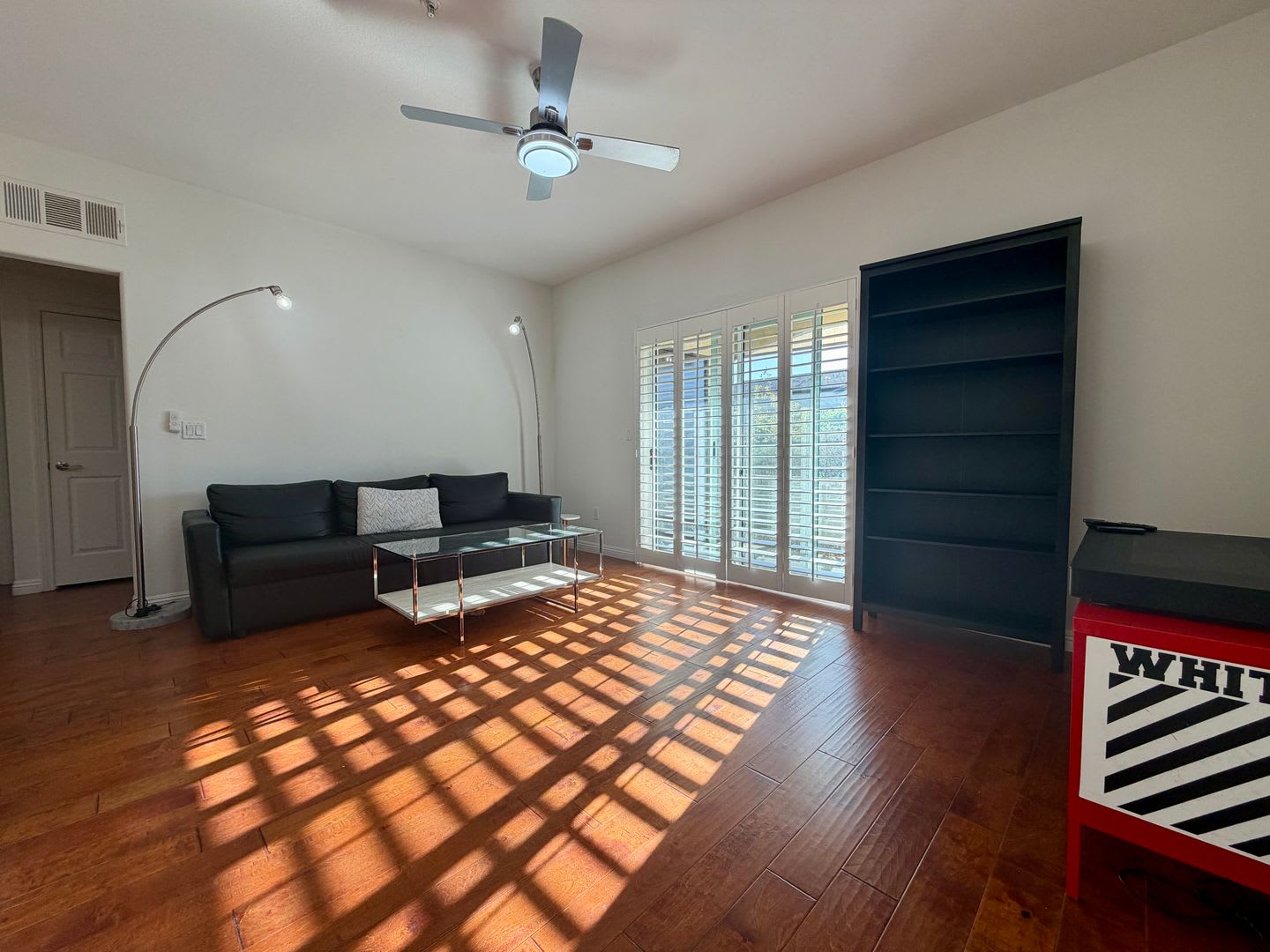 Ground-Floor 2-Bedroom, 2-Bath Home – photo 2