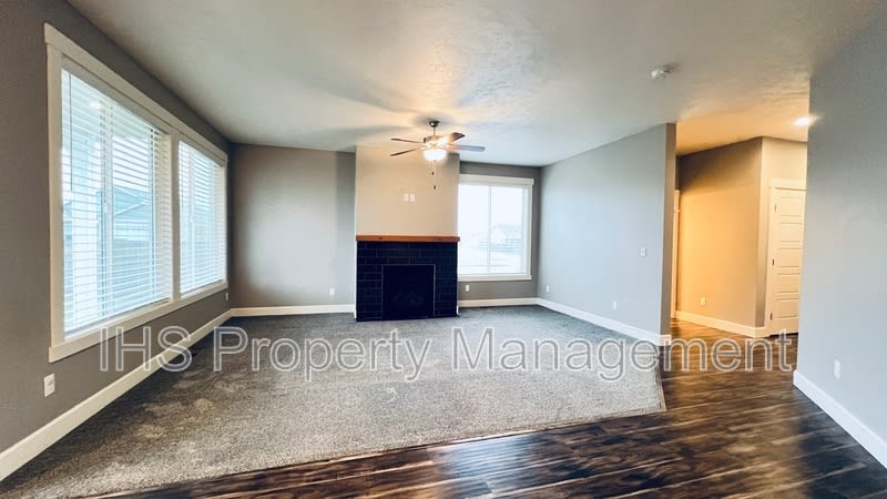 9801 Silverbright Dr – photo 4