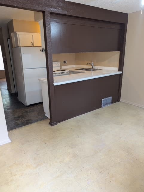 2816 E 10th St – photo 4
