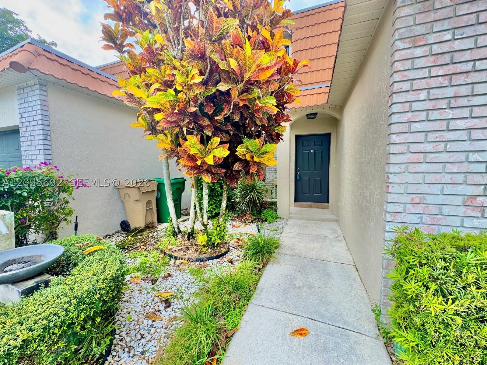 1415 SW 110th Way – photo 3