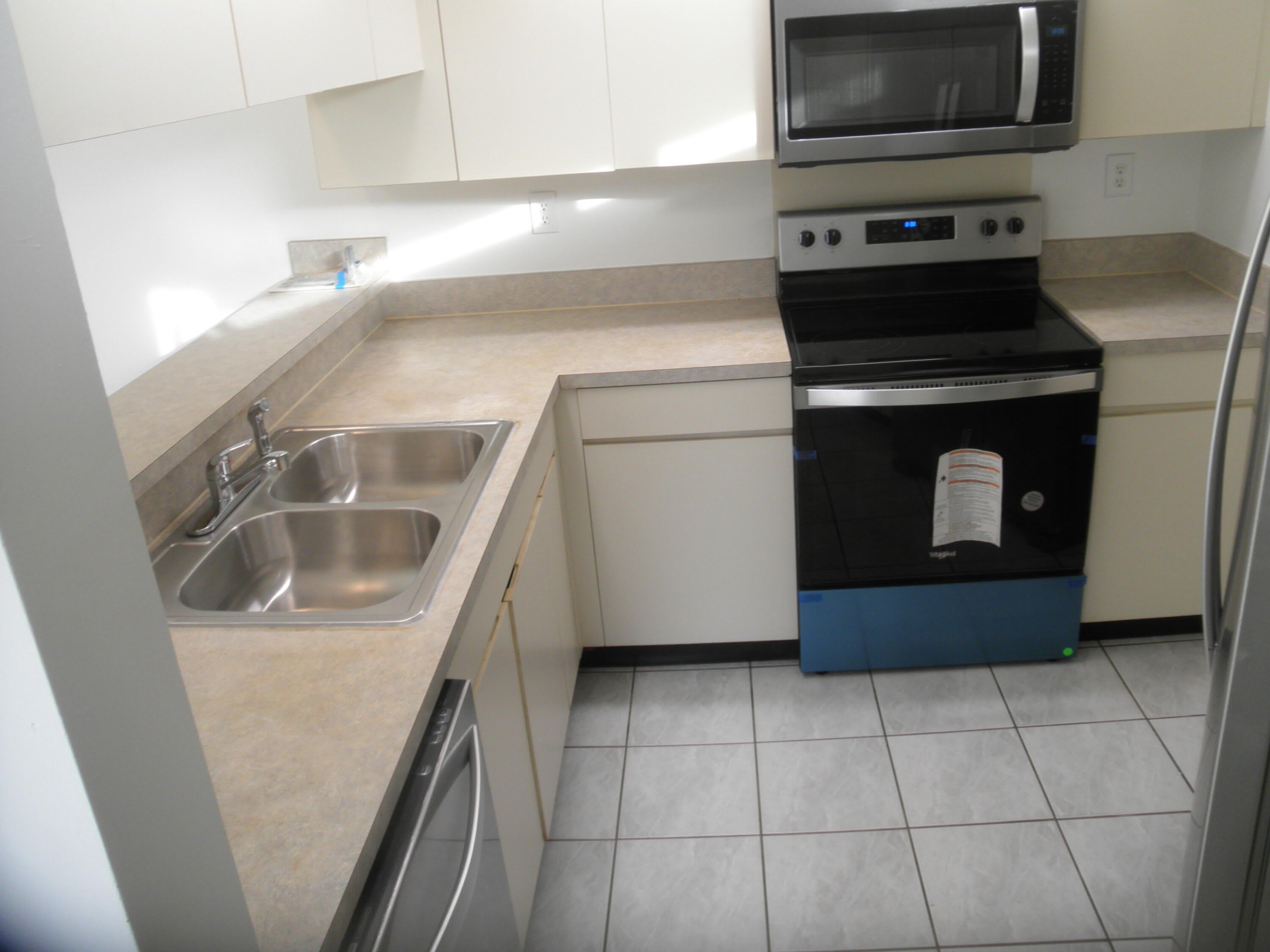 3896 Victoria Drive – photo 4