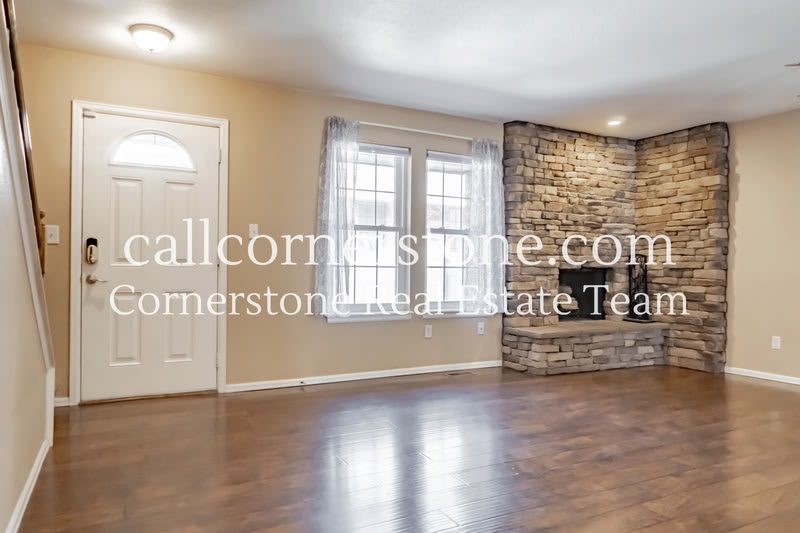 2081 Sussex Lane – photo 4