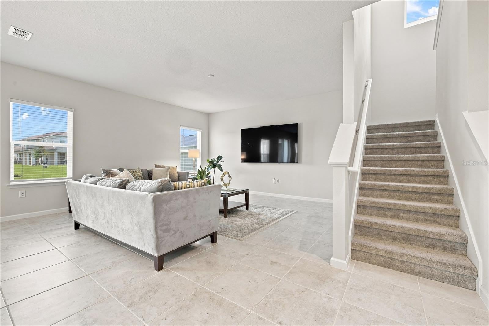 480 CROSSINGS Avenue – photo 3