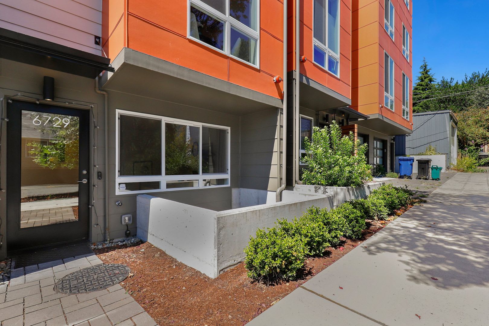 Ballard 3bd/3ba, Modern, Rooftop Deck – photo 2