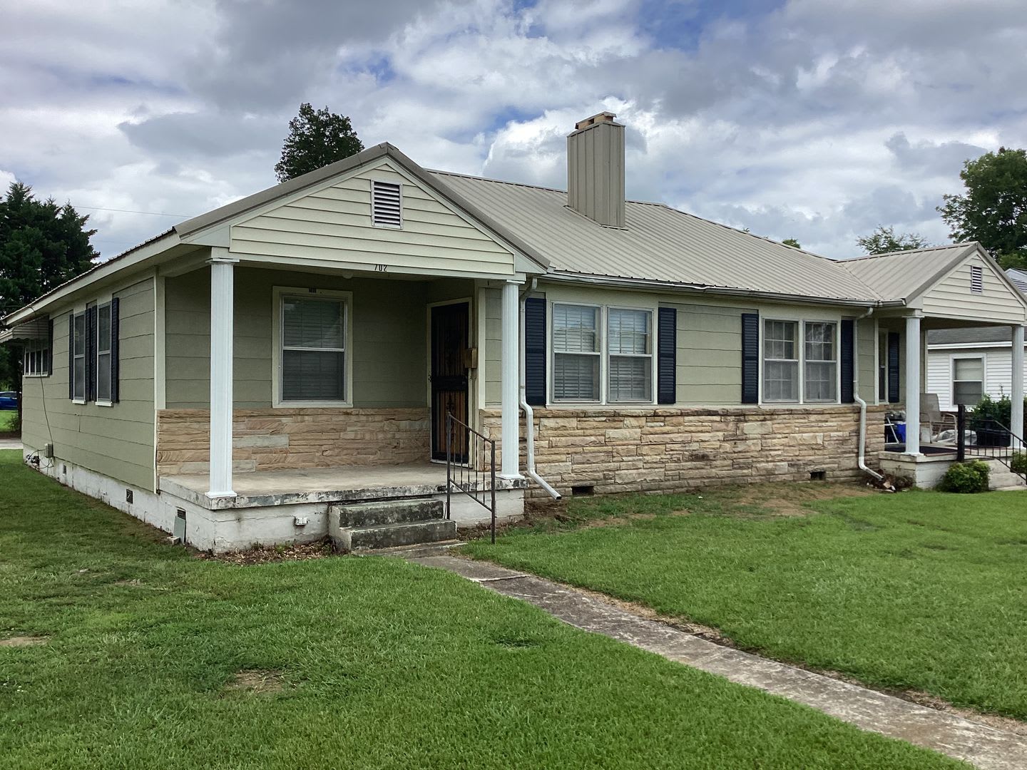 702 Ansley St – photo 1