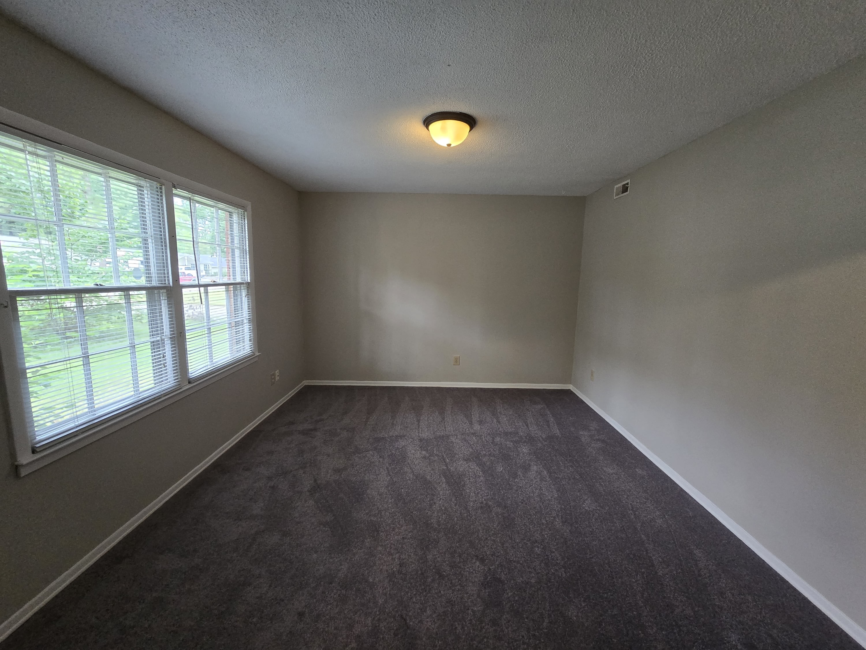 1410 Suterland Road – photo 4
