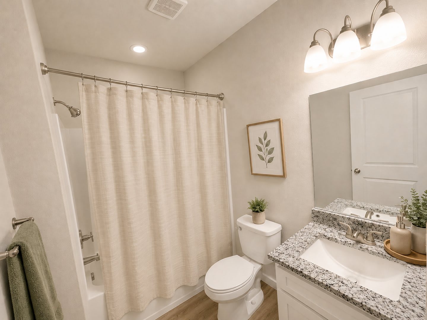 Adorable home in a quiet neighborhood – photo 5
