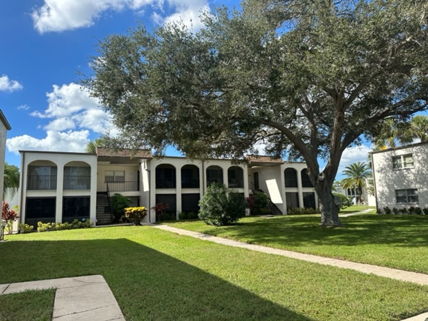 55+ Community, FURNISHED 1BR/1BA CONDO IN BOULEVARD CLUB! – photo 2
