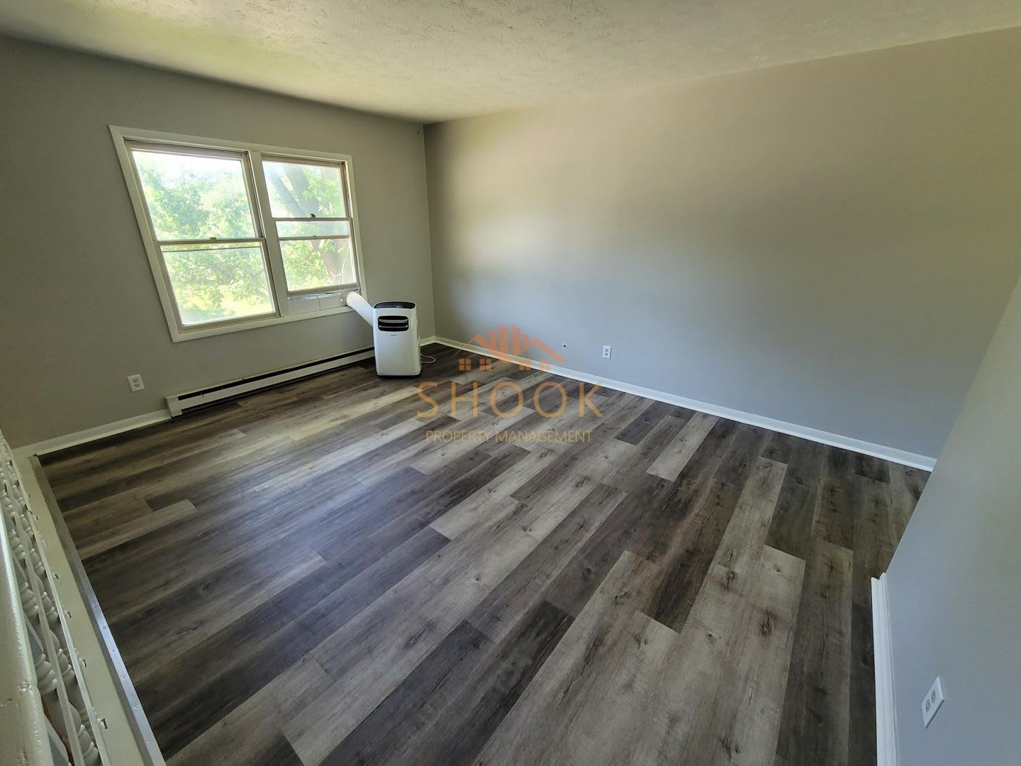 3Br 2Ba Bi Level On Lafayette S South Side – photo 3