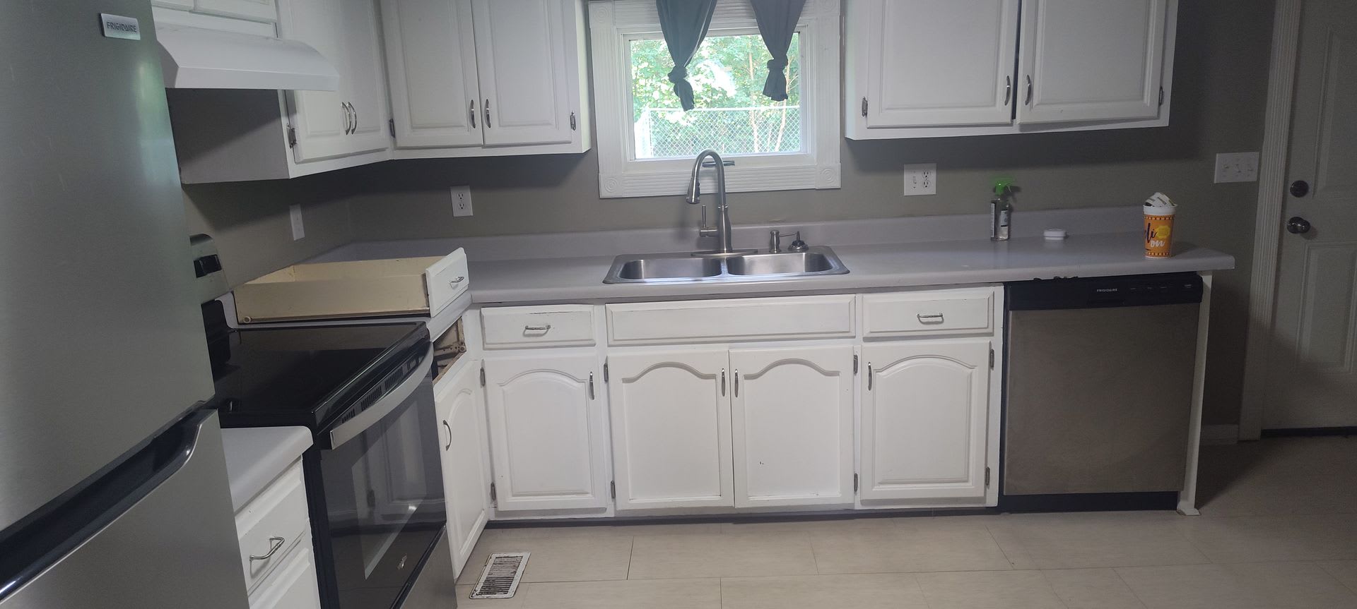 residential lease – photo 3