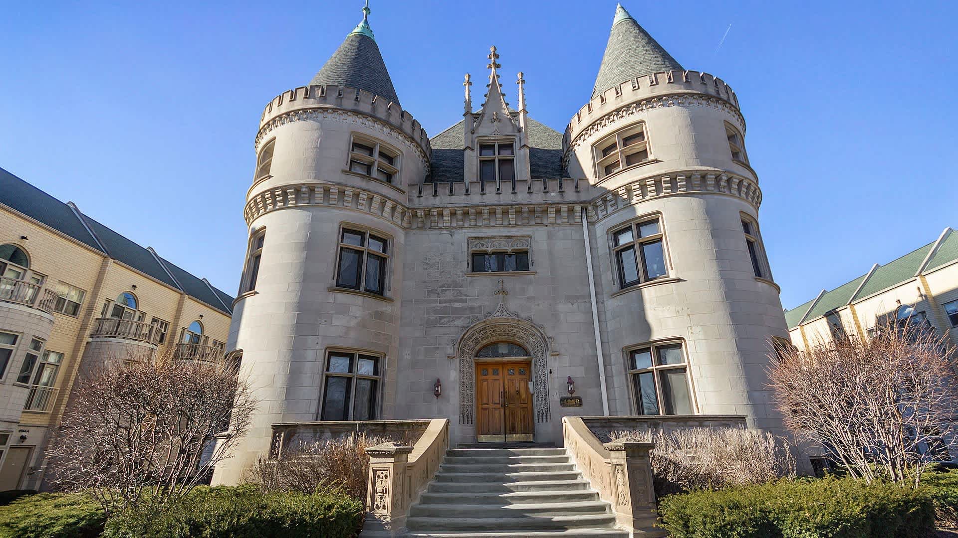 Renovated 1-Bedroom Duplex in Historic McGill Parc Castle — $1,565/Month – photo 2