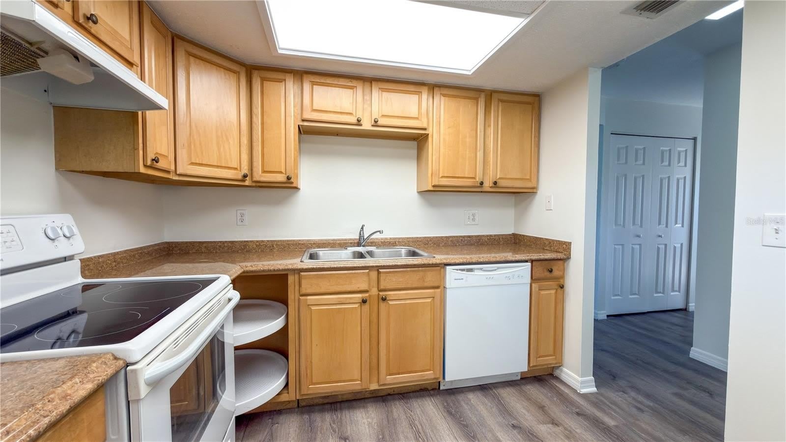 3500 BENEVA Road – photo 5