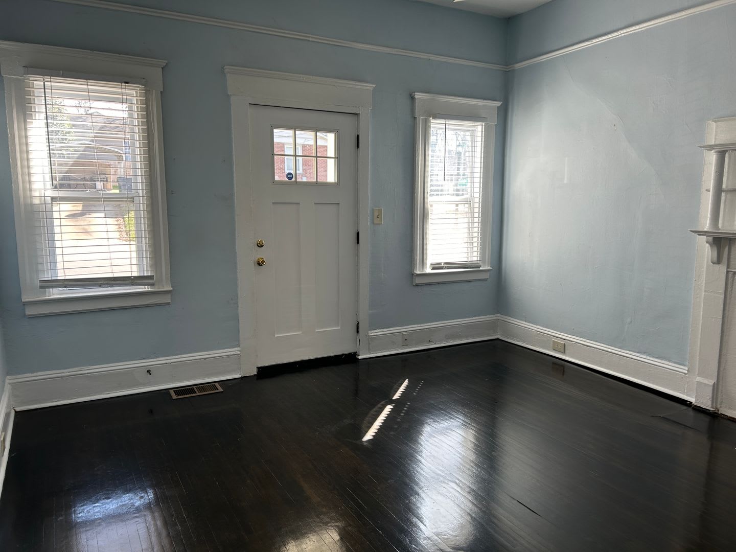 Cozy Three Bedroom Home Near Plaza Midwood! – photo 3