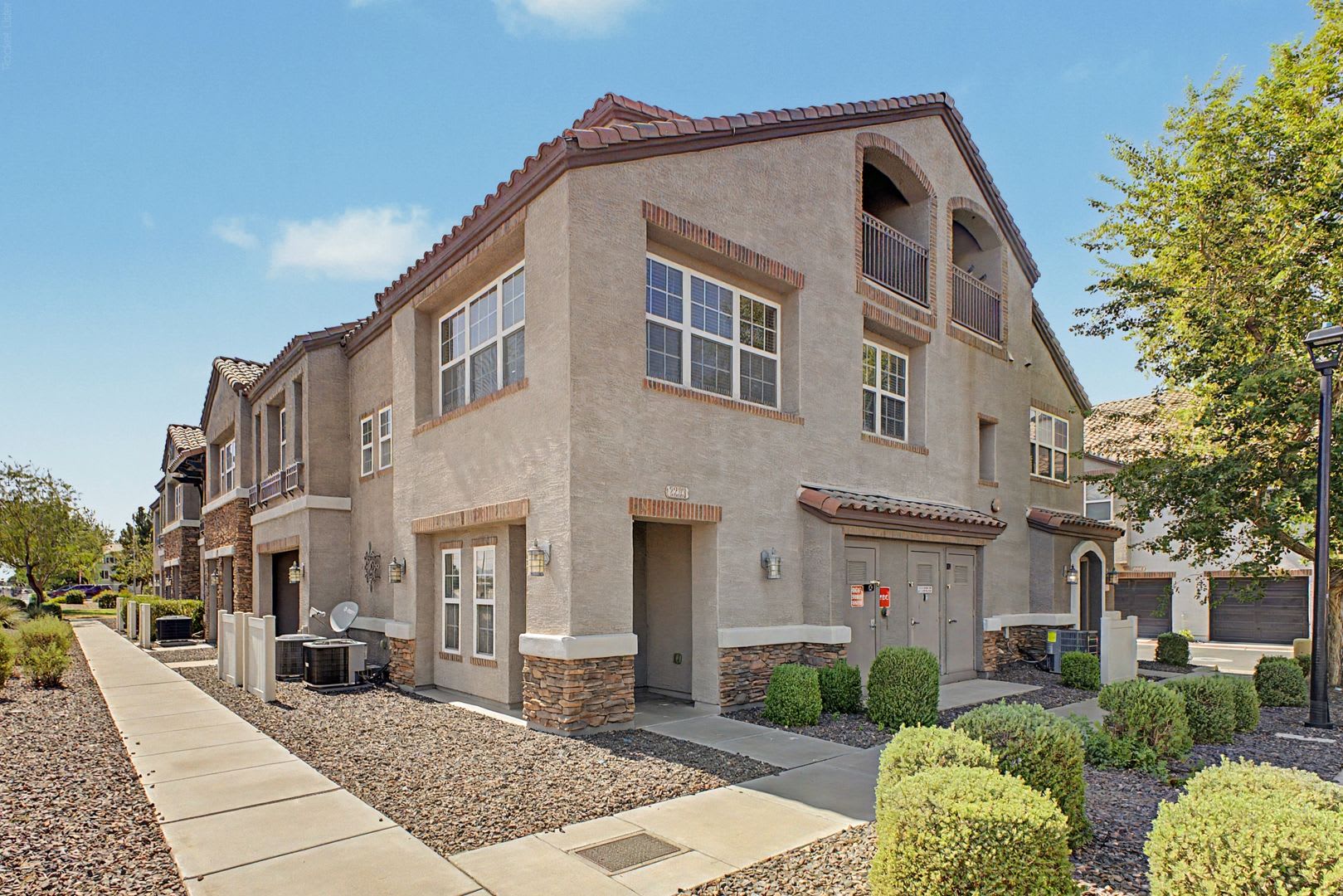 Great 2 Bedroom 2 Bathroom in Copper Leaf! – photo 2