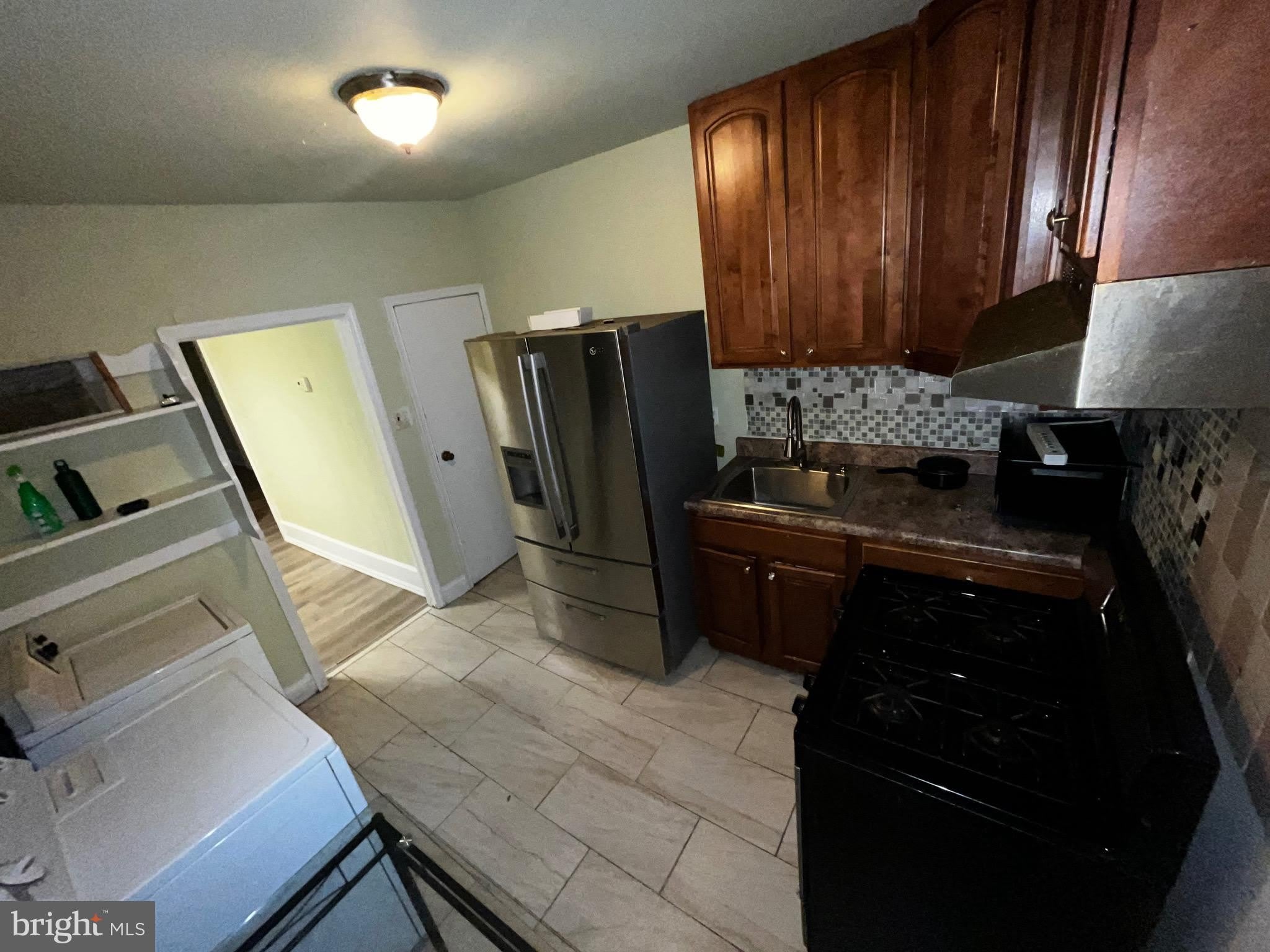 2445 N BANCROFT Street – photo 5