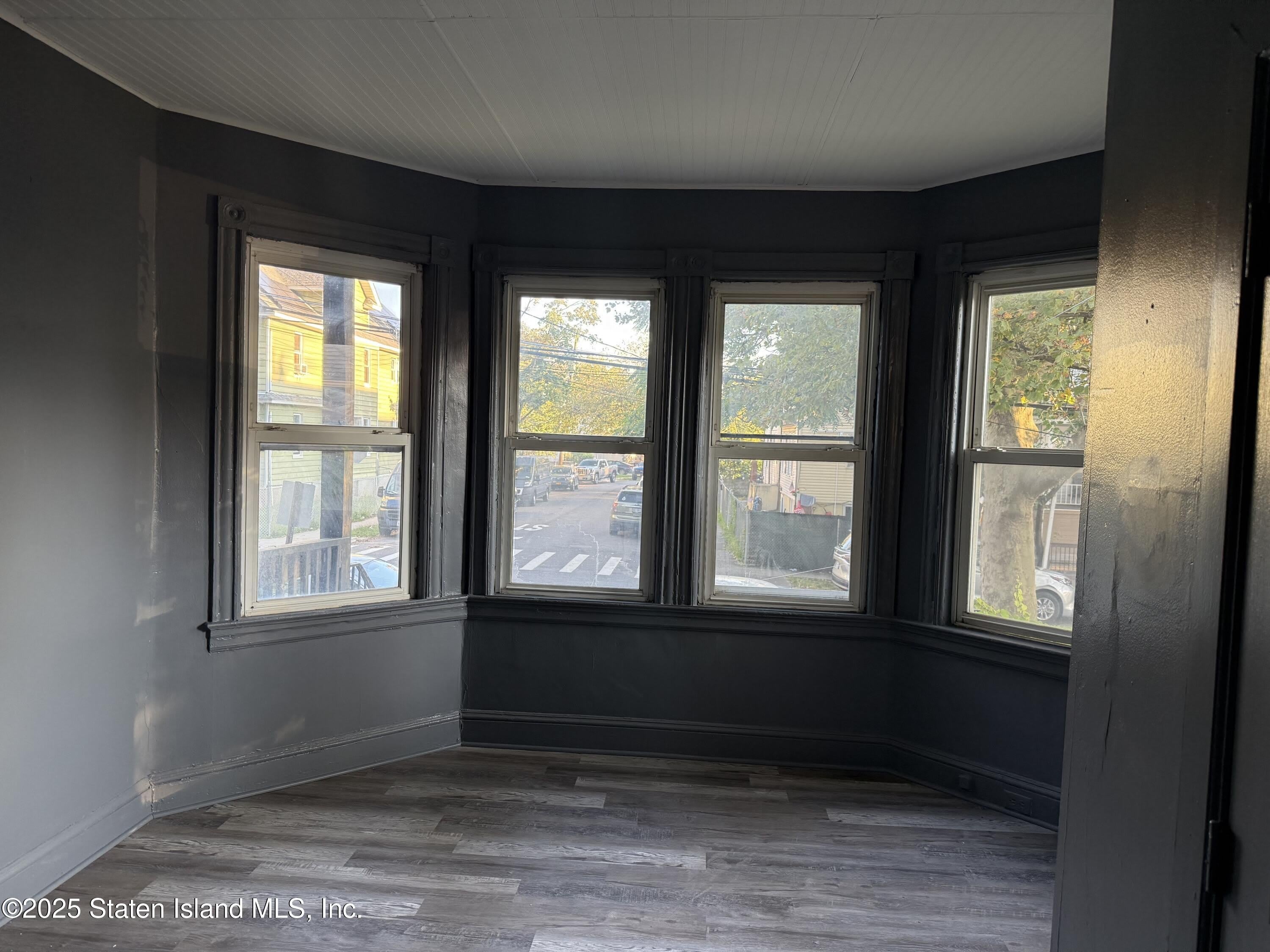 247 Charles Avenue – photo 2